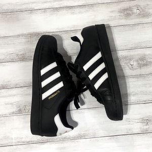 Superstar Black and White Adidas
